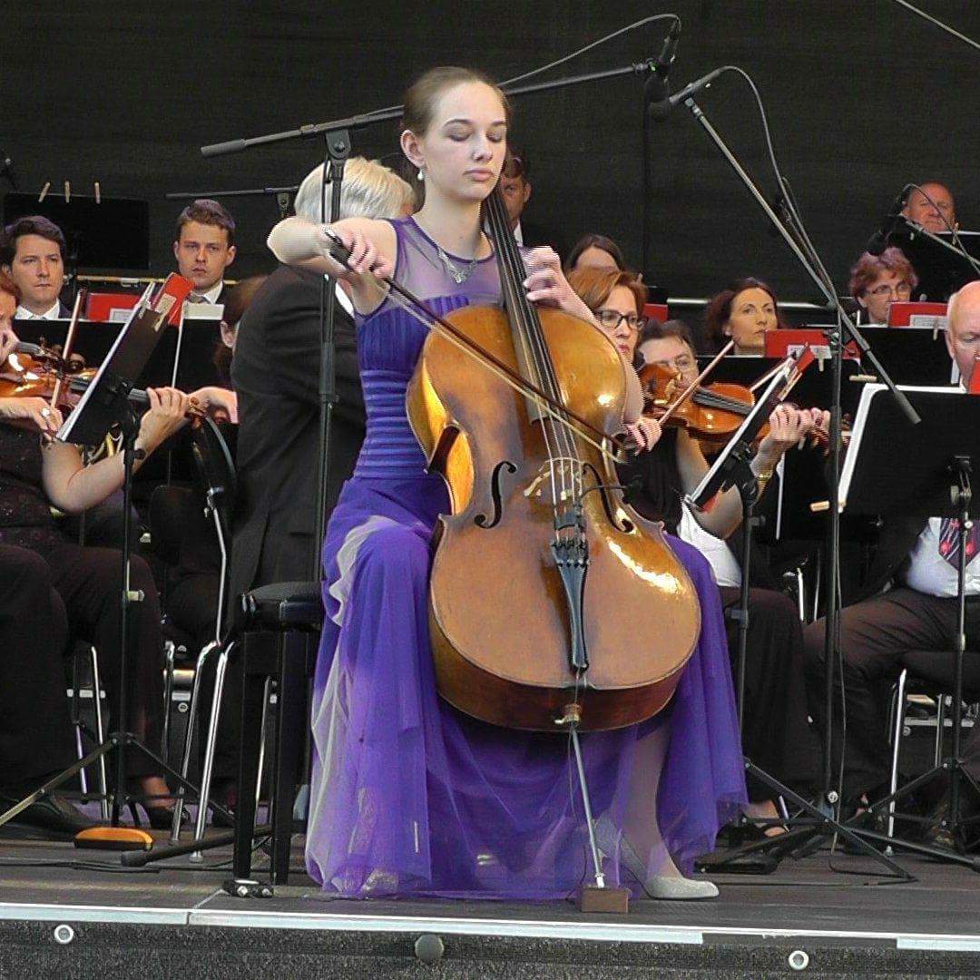 Adriana Schubert 5 fache Bundespreiträgerin beim Wettbewerb Jugend musiziert